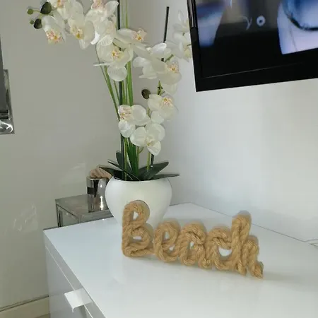Home Beach Apartment