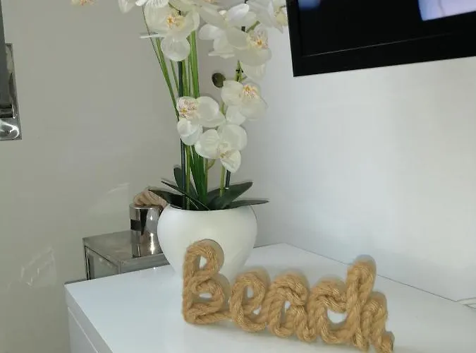 Home Beach アパート